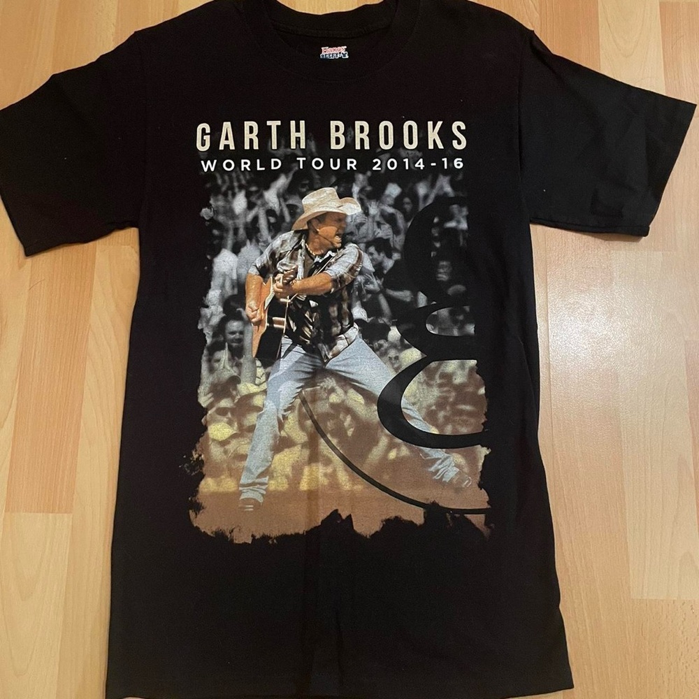 Garth Brooks 2014-2016 world tour shirt
